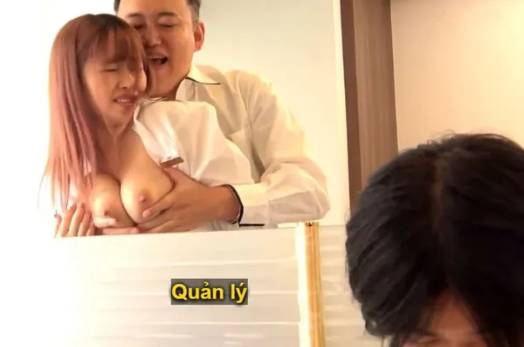 Cô nhân viên bị cấp trên tống tình khi phát hiện bí mật cô từng là gái bán dâm